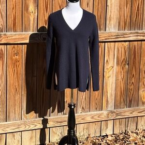 Vince Women's Deep Blue V-Neck Sweater